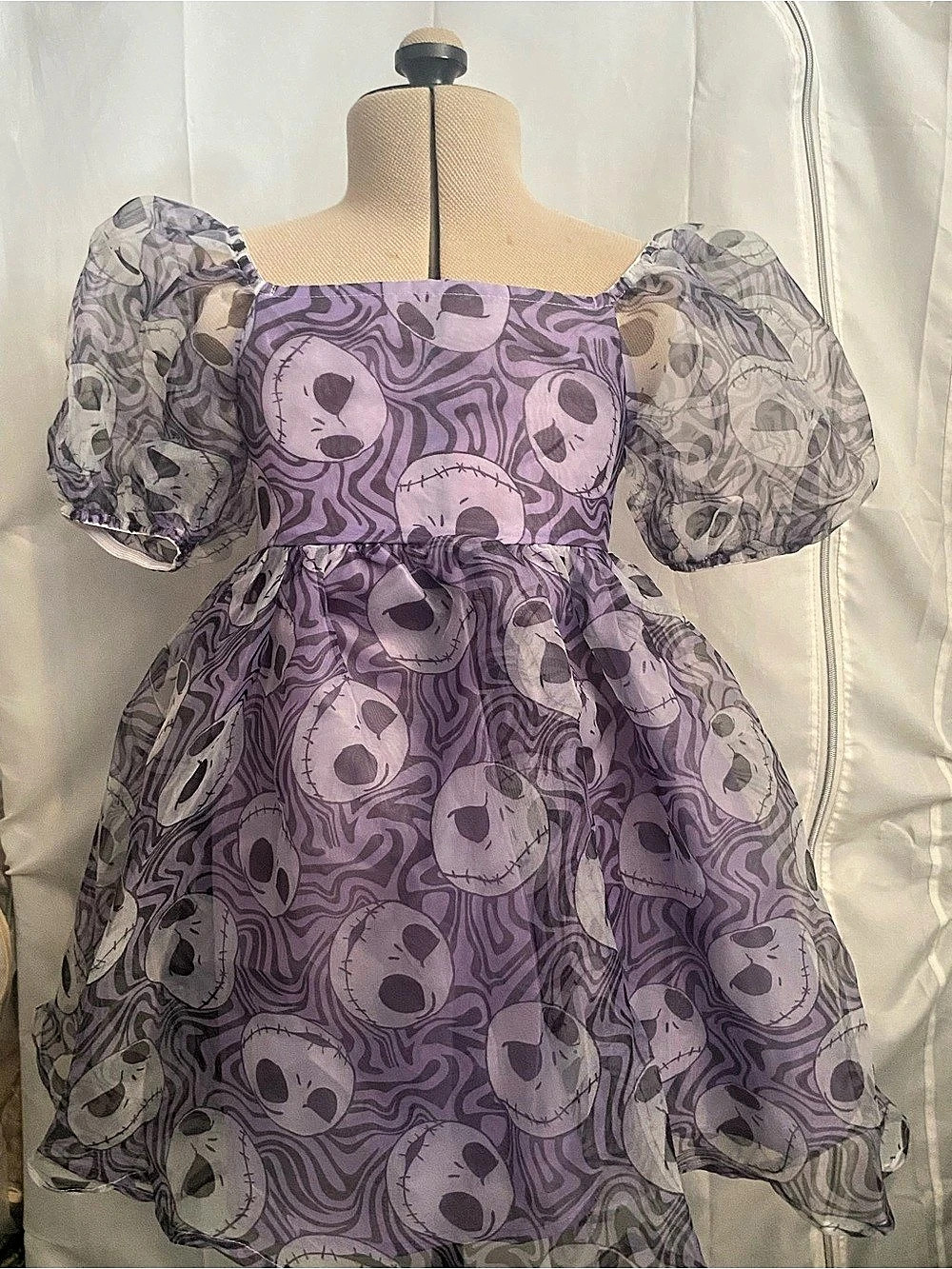 Jack skellinton Girls M (8) Purple dress